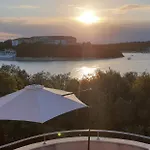 Seafront דירה פולה