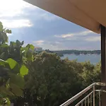 Seafront דירה פולה