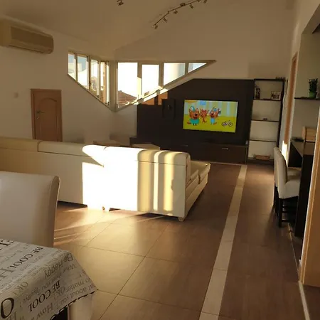 Seafront Apartment Pula