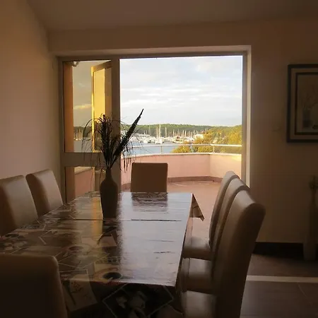 Apartment Seafront *