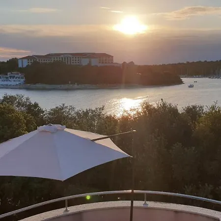 Seafront Apartment Pula