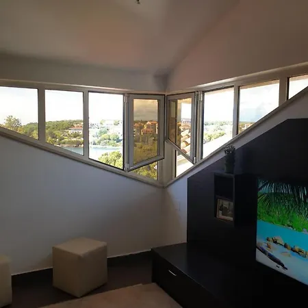 Seafront Apartman Póla