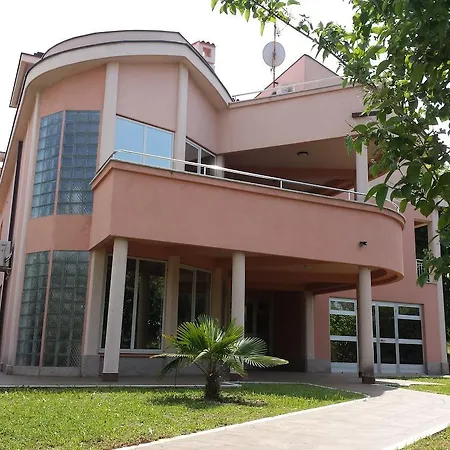 Seafront Apartman Póla